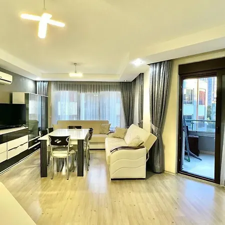 Sunny In Apartment *
