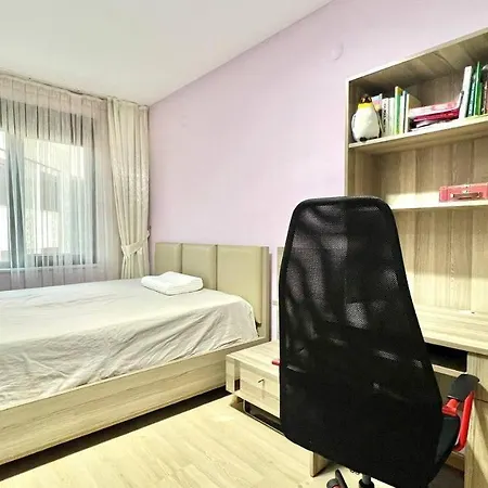 Apartment Sunny In *